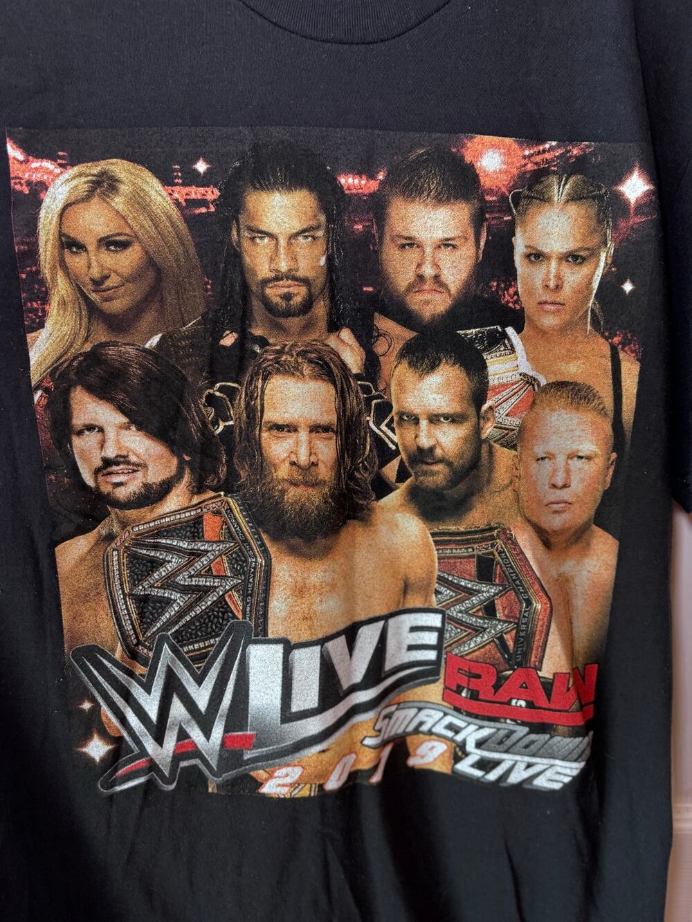 WWE Live RAW SmackDown 2019 Season Wrestling Graphic T-Shirt Black Size Large